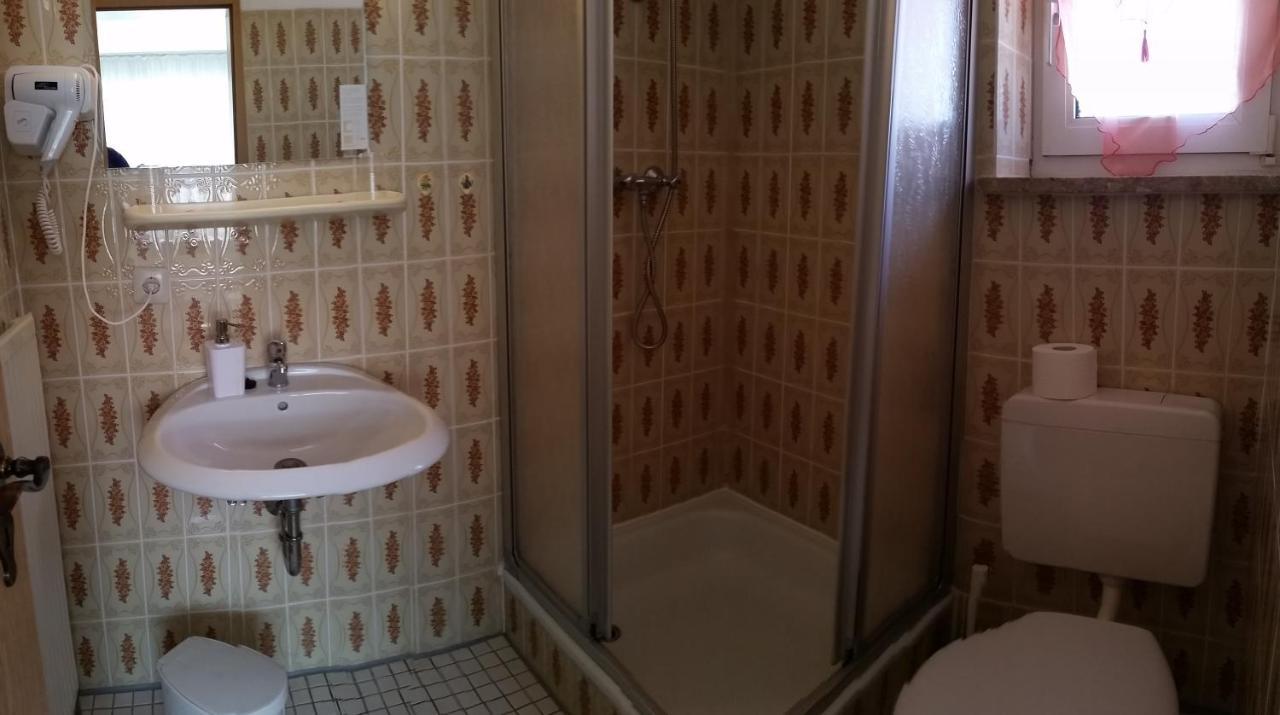 ורמנסטיינאך Hotel-Pension Dressel מראה חיצוני תמונה