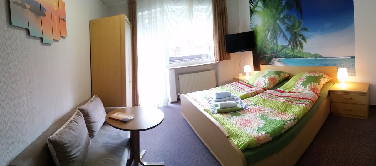 ורמנסטיינאך Hotel-Pension Dressel מראה חיצוני תמונה
