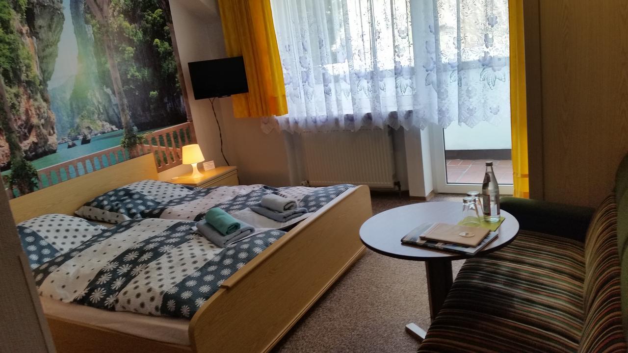 ורמנסטיינאך Hotel-Pension Dressel מראה חיצוני תמונה